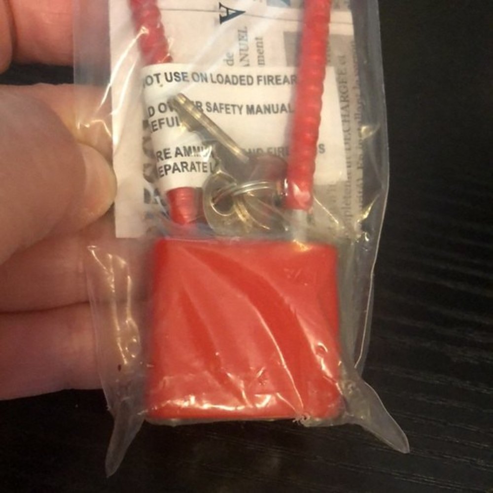 Gun Lock - Regal R15SC1 Red with 2 keys